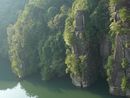 恵那峡に形成された特徴ある岩壁を撮った写真