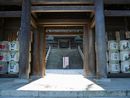伊奈波神社楼門から見た清々しい境内