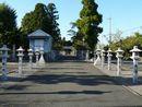 日吉神社（下宮）参道両側に設けられた小型の石燈籠