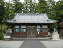 遠藤慶隆と縁がある岸剱神社拝殿正面と石造狛犬