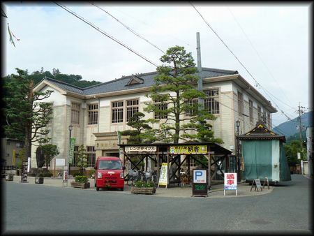 �S�㔪�������ɉE�΂ߑO������B�����S�i�摜