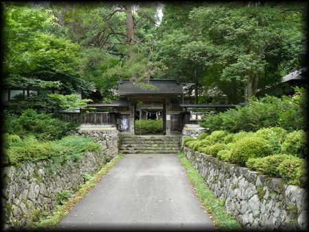 ��{�C�ÊَQ���̐Ί_�ƐA��