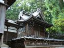 大津神社透塀越しに見える本殿と幣殿