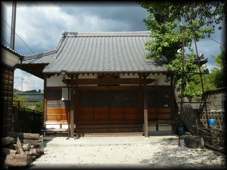 �M�\���𐳖ʂ���B�e�����摜