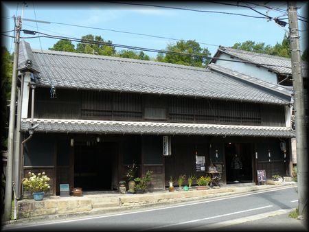 �单���剮���قڐ��ʂ���B�e�����摜