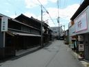 中津川宿の伝統的な町屋建築が連続している町並み