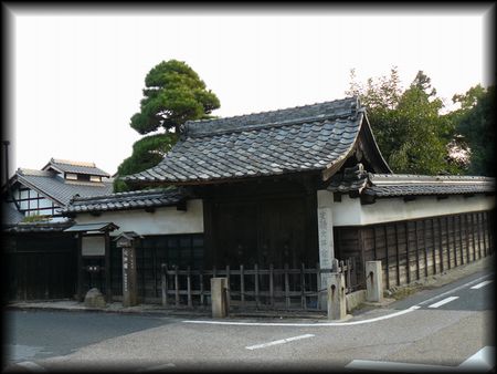 ���h�{�w�̕\��Ɠy��