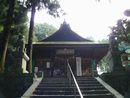 武並神社石段から見上げた拝殿