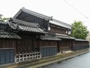 太田宿脇本陣（林家住宅）隠居家と表門を左斜め正面から撮影した画像