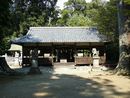阿夫志奈神社拝殿正面と石造狛犬