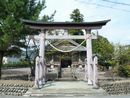 太部神社木製鳥居と石垣