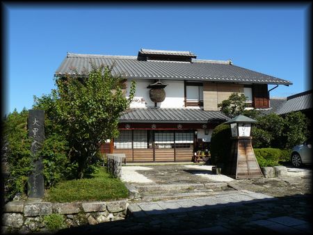 �单���剮�𐳖ʂ���B�e�����摜