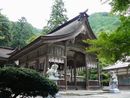 大矢田神社拝殿左斜め前方と石造狛犬