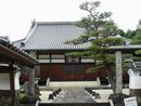 瑞林寺参道石畳から見た歴史が感じられる本堂
