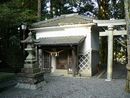 安弘見神社境内に設けられている宝庫