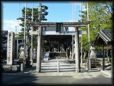 ����M�\�������ɐ��ʂɐ݂���ꂽ�Β����ƐΑ������W