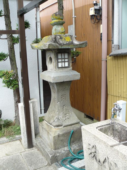 津島神社（琉球施設灯籠）