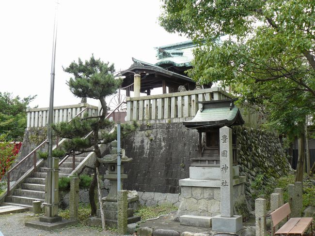 �������{