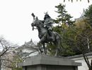 大垣城に設けられた戸田氏鉄の銅像