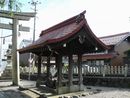 八幡神社参拝者の身を清める手水舎