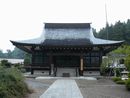 大雄寺参道石畳から見た歴史の重みが感じられる本堂