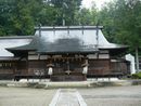 飛騨護国神社参道石畳から撮影した拝殿正面の画像