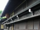 吉島家住宅主屋1階の格子戸を縦長のアングルで撮った画像