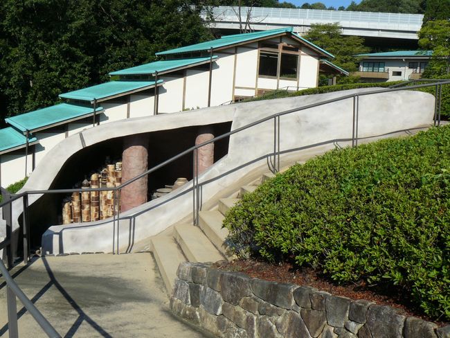 �����~����q��