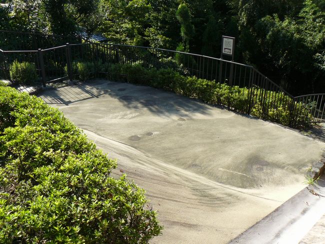 �����~����q��