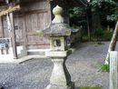 白山神社境内に建立されている石燈籠（常夜灯）